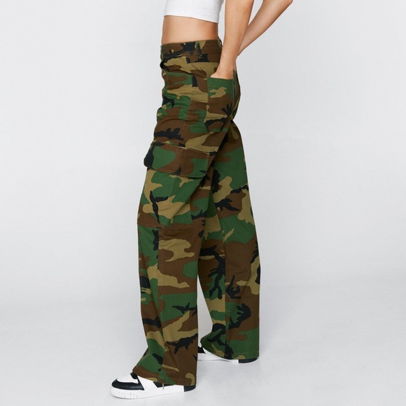 Camo Print Pocket Cargo Pants - Picture 2 of 4